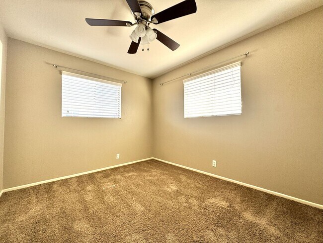 Building Photo - BEAUTIFUL 2 BEDROOM IN DREAMLAND VILLAS 55...