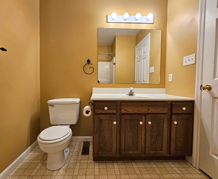 Building Photo - 562 Wood Duck Dr