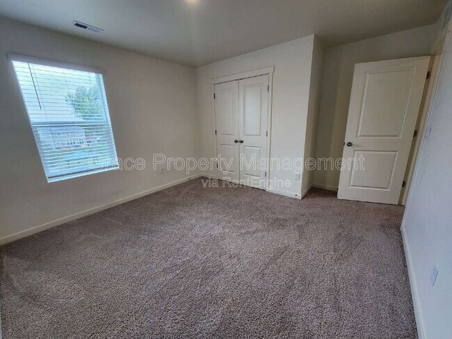 Building Photo - 508 Ledge St