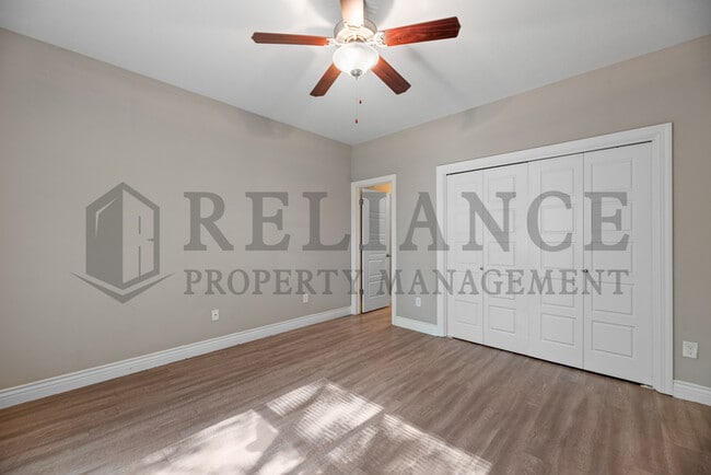 Building Photo - 5513 S Victoria St