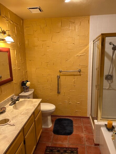 Building Photo - 5913 Lake Hubbard Pky