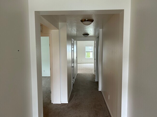 Building Photo - 11416 W Colorado River St