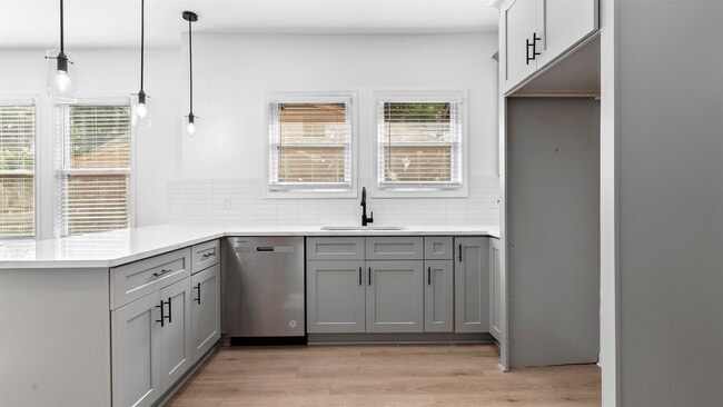 Building Photo - 3602 Carnes Ave