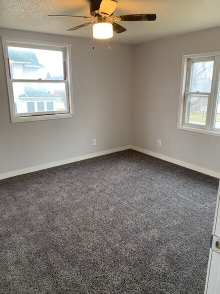 Building Photo - 510 3rd Ave NE