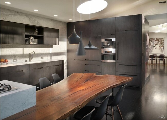 Building Photo - 162 Throckmorton Ave