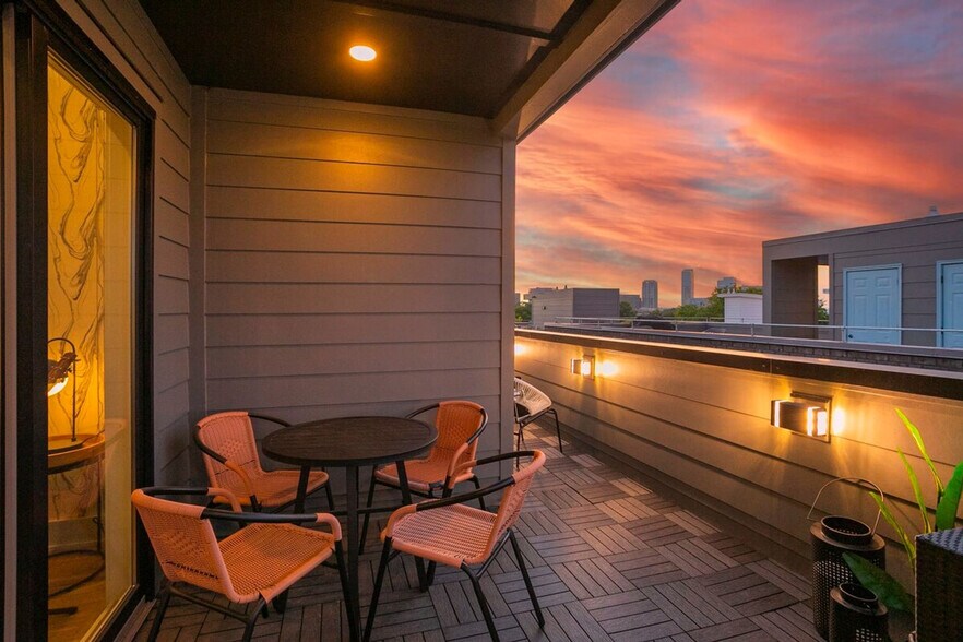 Building Photo - 1011 12th Ave S