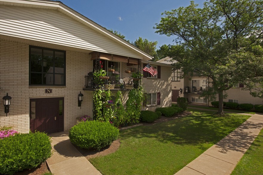 Hallmark Village Apartments 5400 South Park Ave Hamburg NY 14075