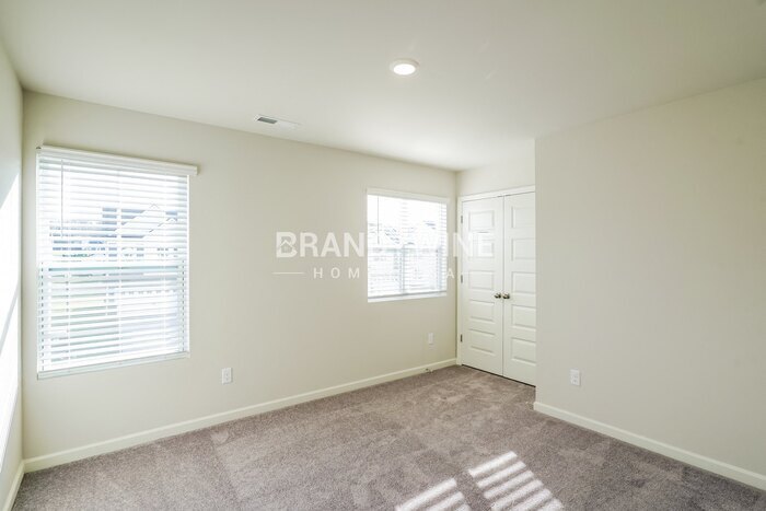 Building Photo - 554 Torrey Pines Ln