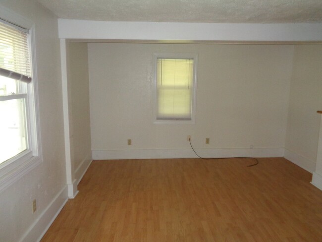 Building Photo - 254 Rogers Dr