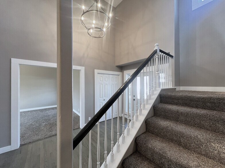 Building Photo - 2541 E Clarene Ct