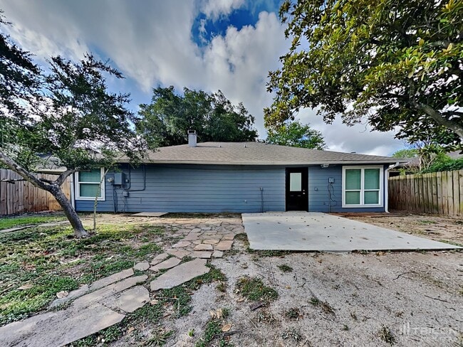 Building Photo - 15614 Fox Springs Dr