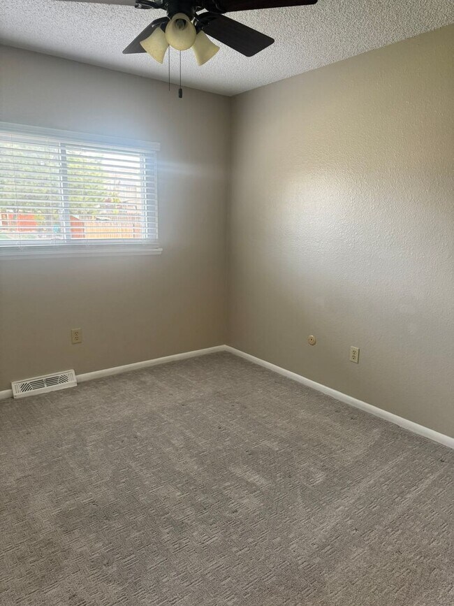 Building Photo - 4103 Everton Dr