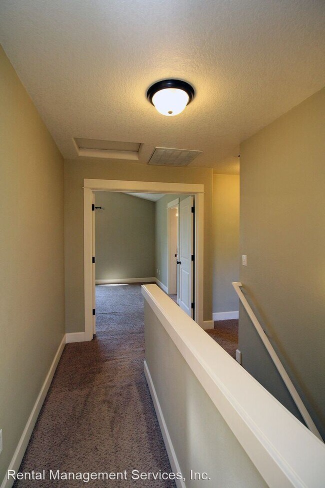 Building Photo - 3 br, 2.5 bath House - 866 N Farragut St