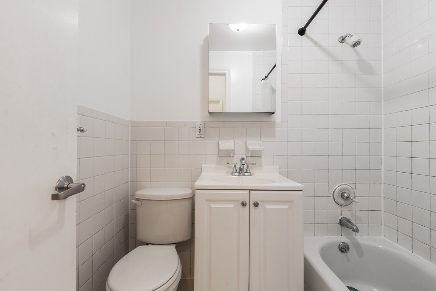 Building Photo - 414 W 46th St