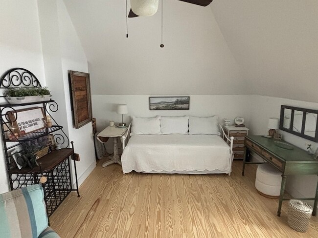 Building Photo - 5 Horton St