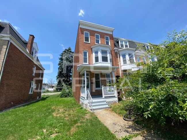 Primary Photo - 283 W Jackson St
