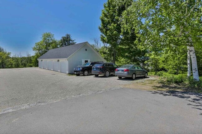 Building Photo - 26 N Main St