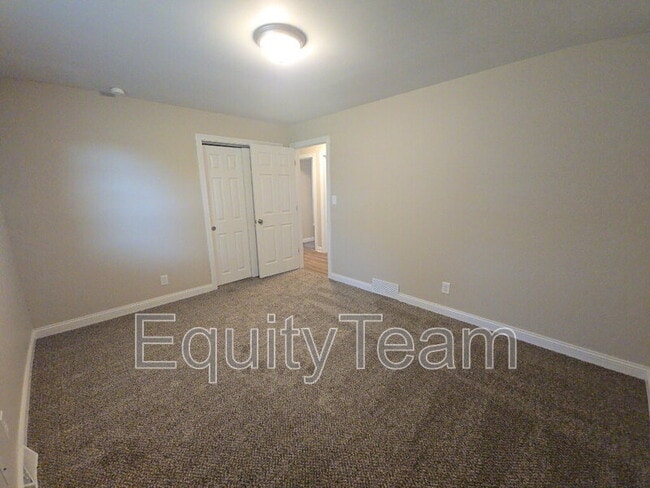 Building Photo - 3521 Mary Ann Dr