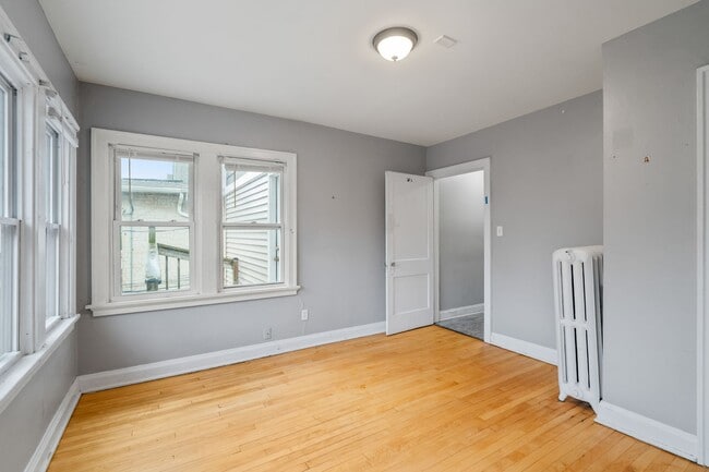 Building Photo - Downer upper across from UWM