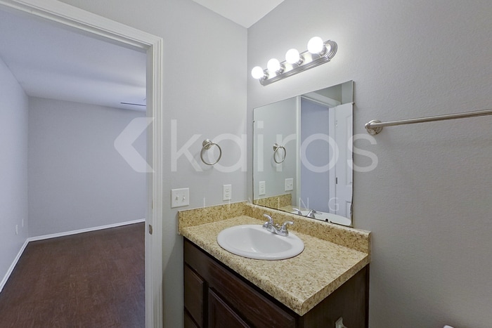 Building Photo - 5000 Thomas St