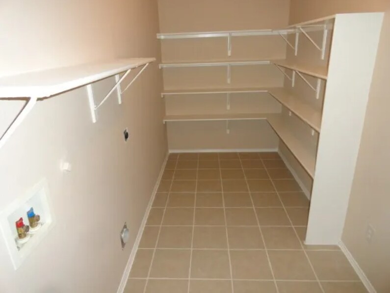 Building Photo - 1124 Bumble Bee Dr