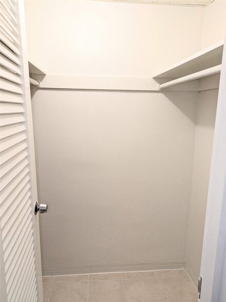 Building Photo - 4250 Galt Ocean Dr