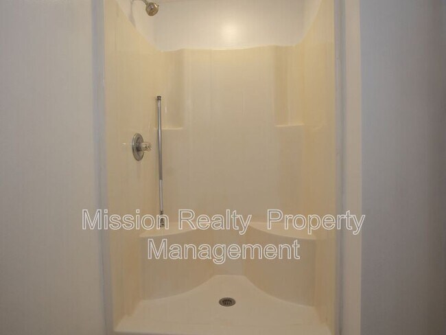 Building Photo - 7412 Pineleaf Dr