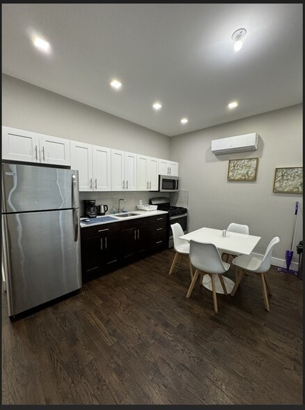 Unit 1F - 4 Whitman Ave