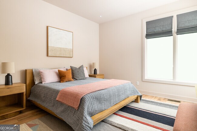 Building Photo - 1190 Mado Lp