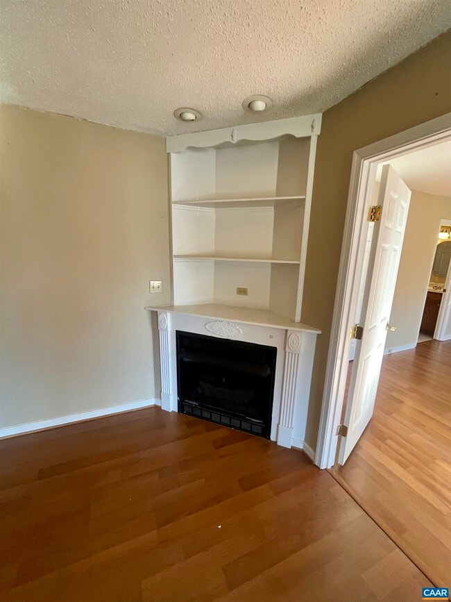 Building Photo - 4678 Garth Rd