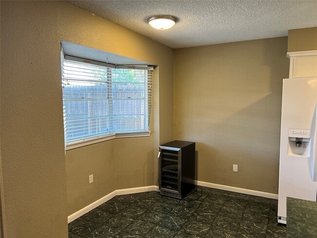 Building Photo - 6010 Hoover St