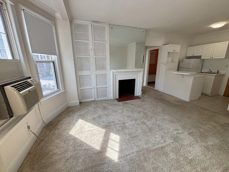 Building Photo - 1247 Beacon St