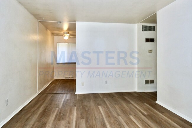 Building Photo - 5765 Steffens Ave