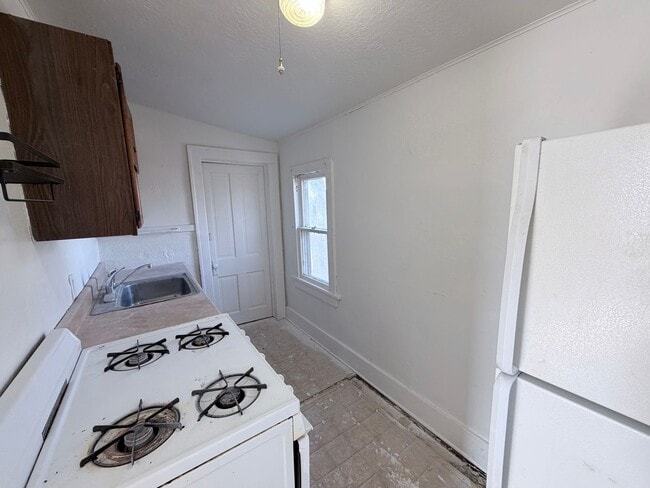 Building Photo - 1 bed House for Rent