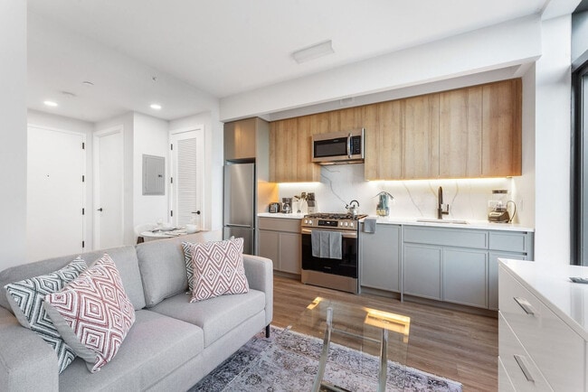 Building Photo - 2230 Cropsey Ave