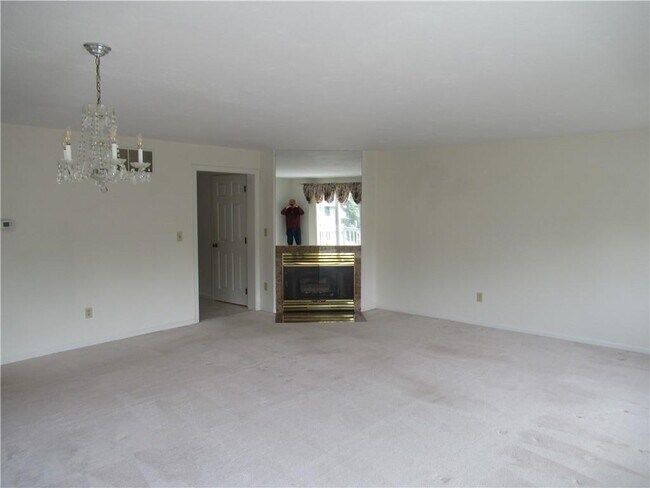 Building Photo - 40 Waterview Dr