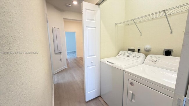 Building Photo - 10337 W 34th Ln