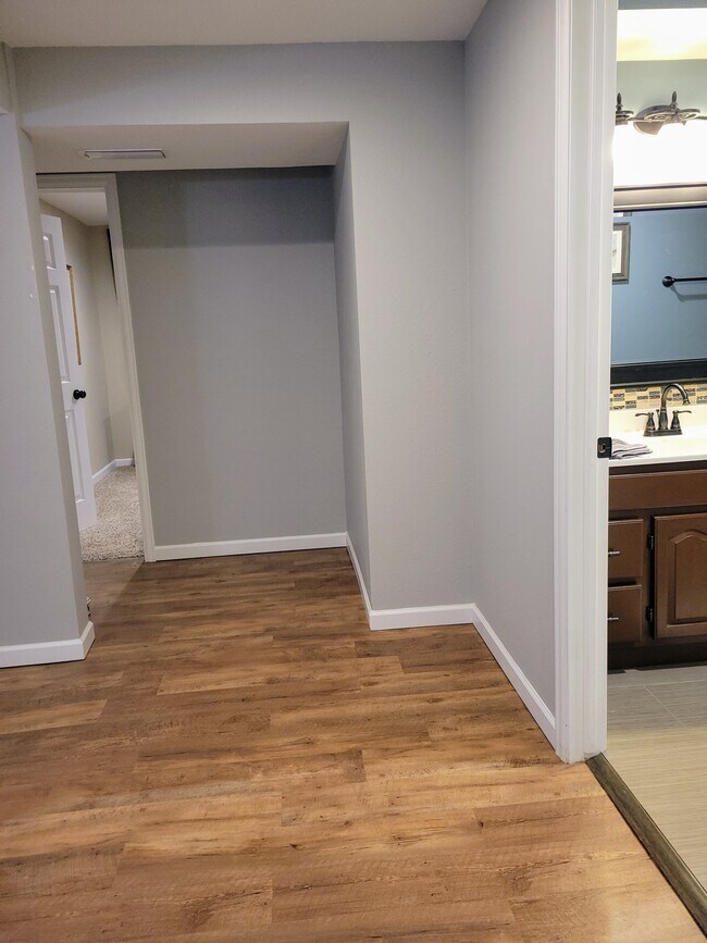 Building Photo - 3831 Apache Ct W