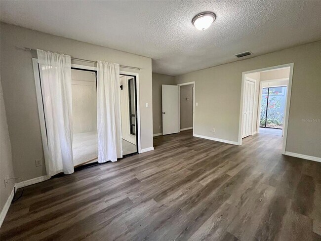 Building Photo - 6576 Sweetbriar Ln