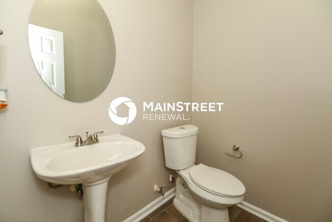 Building Photo - 3 Bedroom Pet-Friendly Home in Hampton, GA with Main Street Renewal