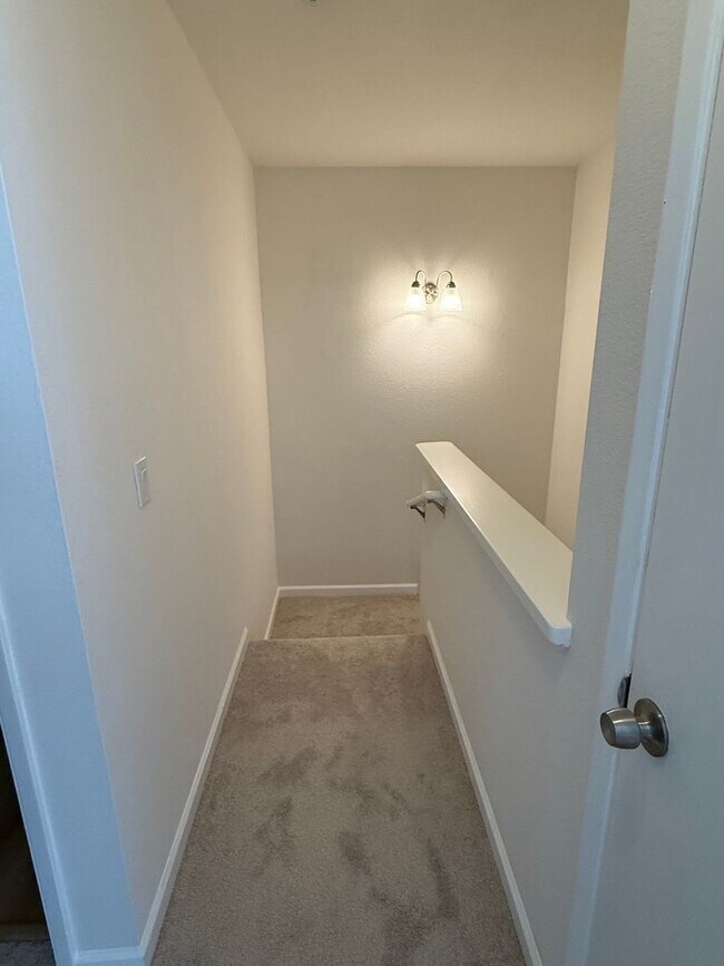 Building Photo - 422 Occidental Cir