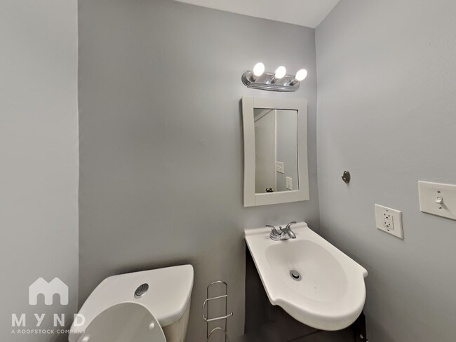 Building Photo - 208 Virginia Pl