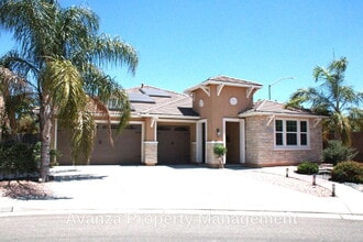 Building Photo - Home for Rent
4 Bed/2.5 Bath - 2,400 Sq Ft.
Rent: $3,395/month
Security Deposit: $3,495
Clovis Ea...