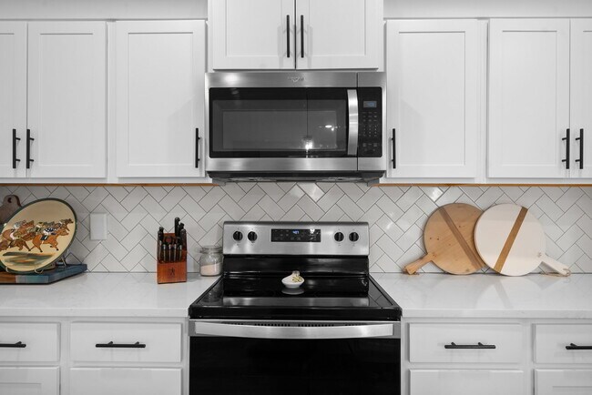 Building Photo - 331 Bluebriar Trace