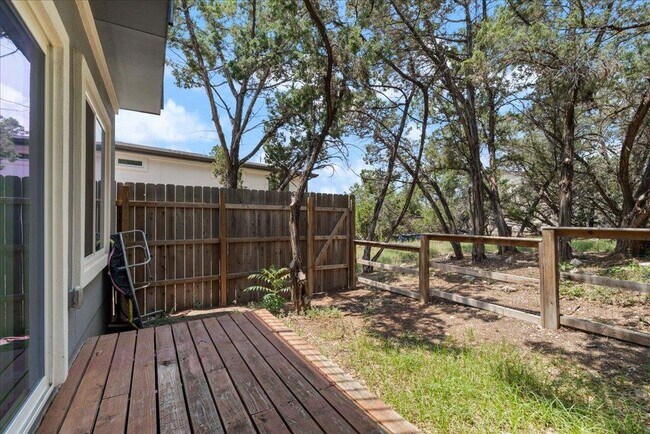 Building Photo - 5800 Clubhouse Dr