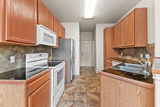 Building Photo - 2410 Great Oaks Dr