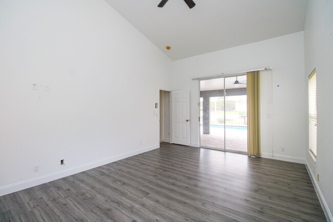 Building Photo - ***ANNUAL UNFURNISHED RENTAL***NEWLY RENOV...