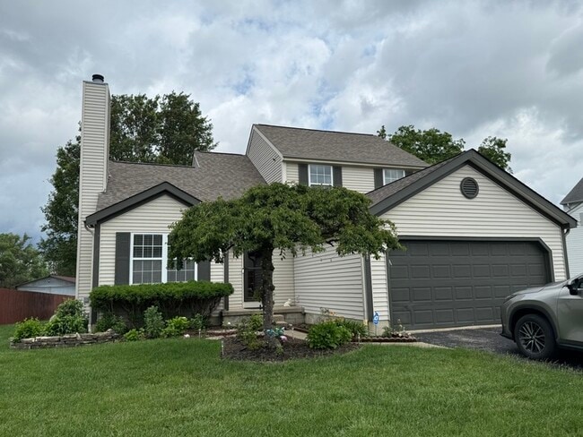 Building Photo - Gorgeous home with large backyard