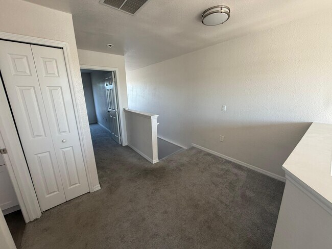 Building Photo - 2003 Claudia Ln