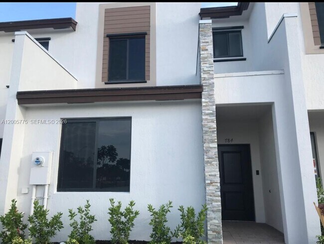 Building Photo - 784 NE 206th Terrace